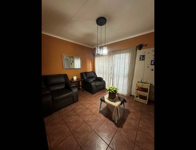 3 BEDROOM HOUSE FOR SALE IN NEW STATE AREA